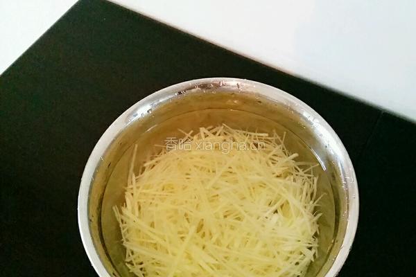 凉拌土豆丝的做法图解2