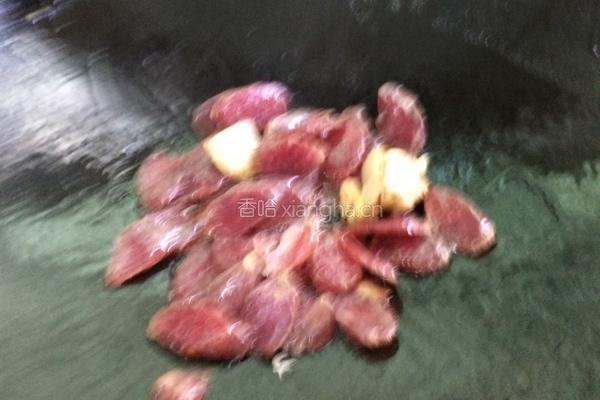 腊肠炒青花的做法图解4