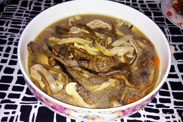茶树菇猪肚汤的做法图解8
