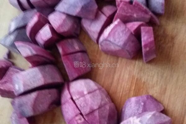 紫薯浓汤的做法图解1