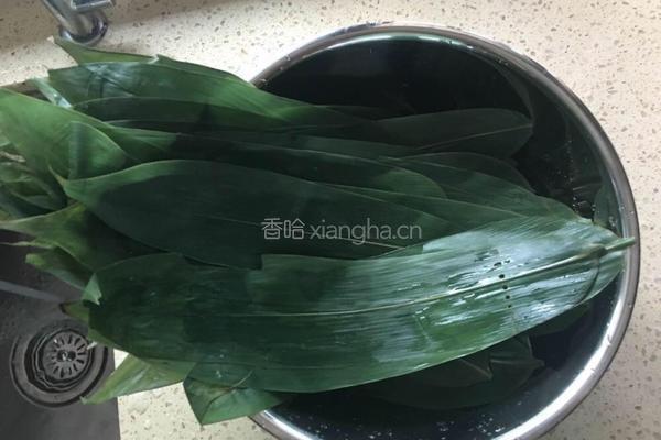 秫米(粘高粱)花豆粽子的做法图解2