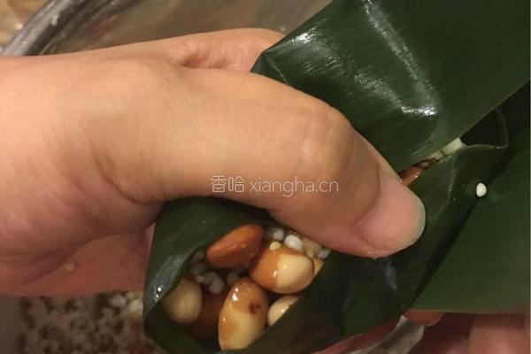秫米(粘高粱)花豆粽子的做法图解10