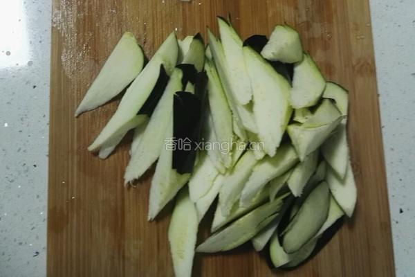 豆瓣茄子的做法图解1