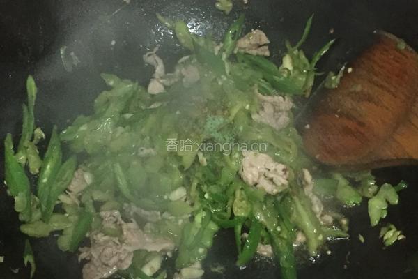 苦瓜炒肉的做法图解5