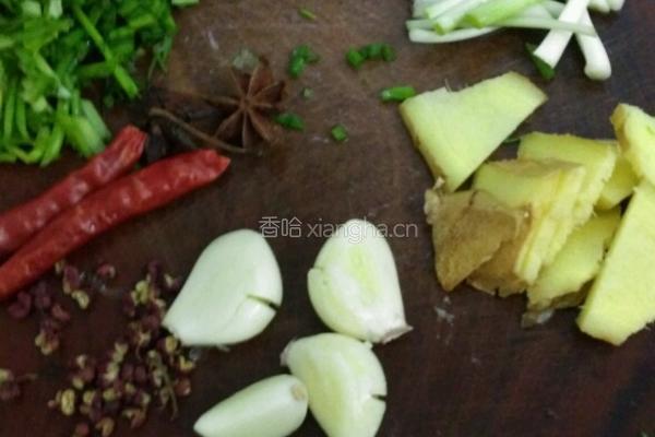 家常炖鱼的做法图解2