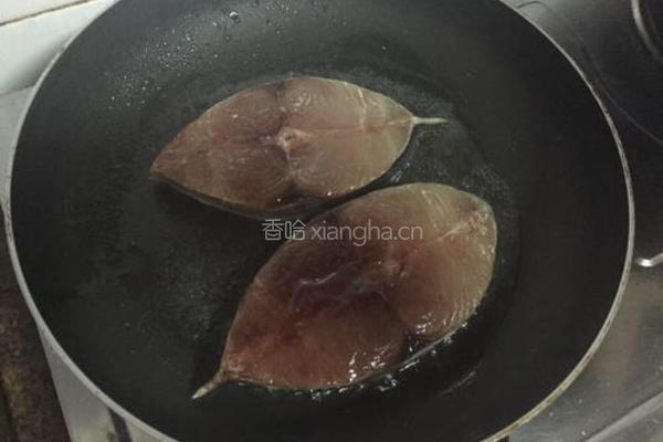 香煎马胶鱼的做法图解2