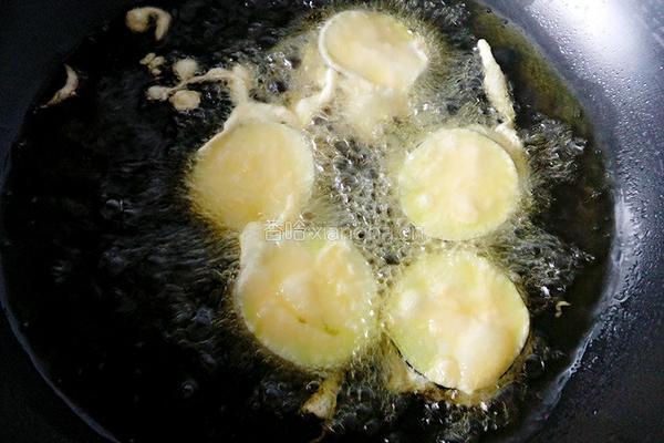 炸茄盒的做法图解9