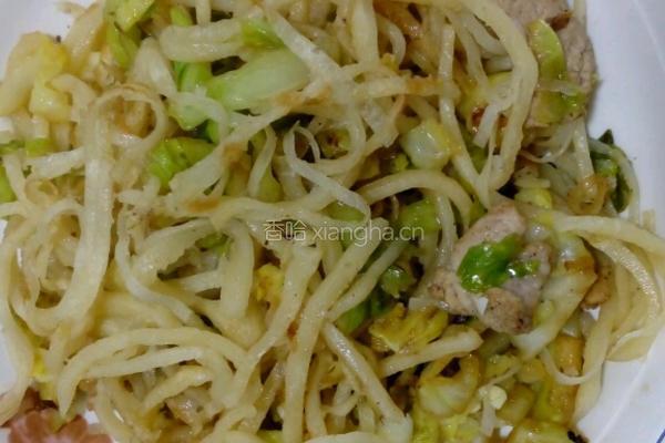 包菜肉丝焖饼