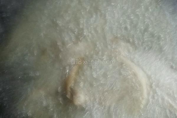 干煸凤尾鱼的做法图解3