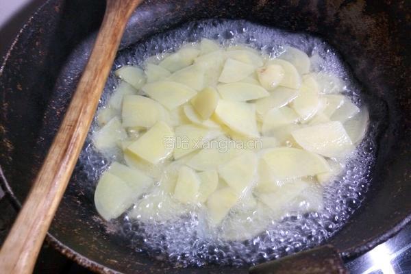 茄汁炒薯片的做法图解6
