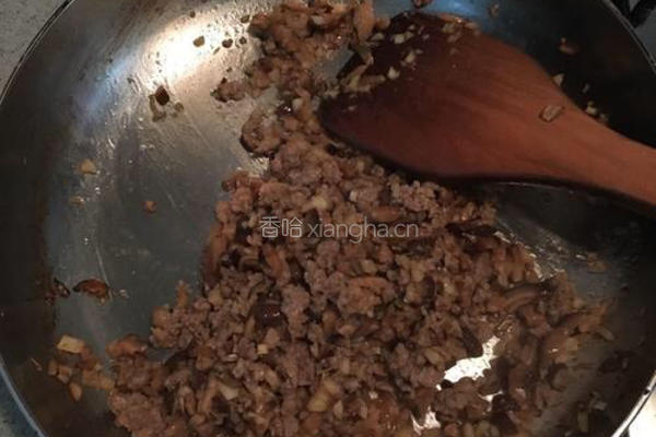 自制香菇猪肉鸡蛋肠粉的做法图解2
