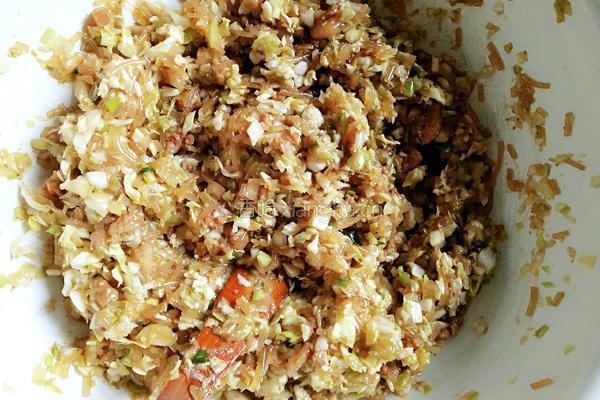 白菜水饺的做法图解1