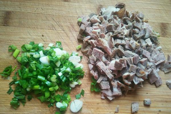 飘香牛肉蛋炒饭的做法图解2