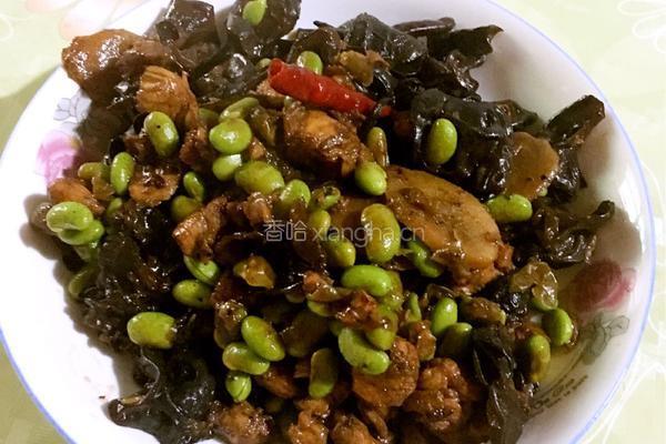 木耳毛豆炒鸡肉的做法图解6