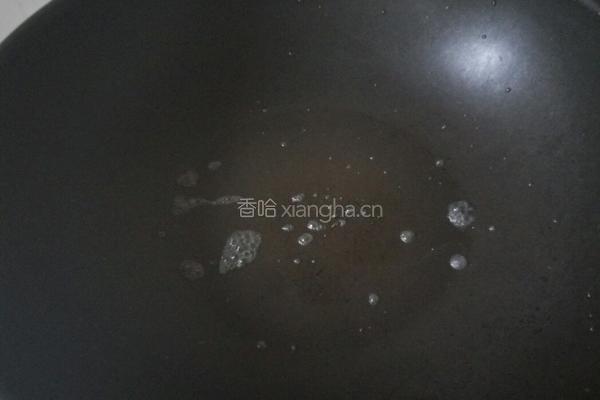 番茄酱炒馒头丁的做法图解3