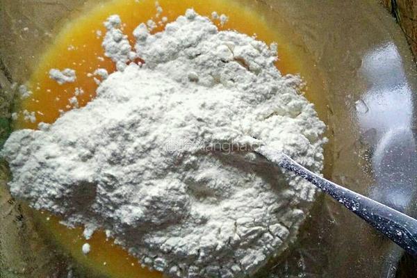 八寸戚风蛋糕的做法图解3