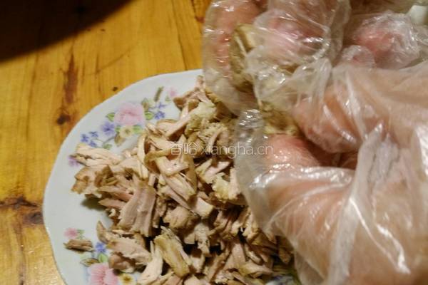 榨菜炒肉丝的做法图解1