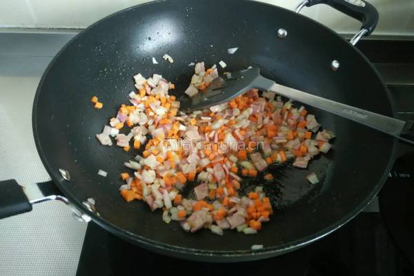 培根杂蔬蛋炒饭的做法图解5