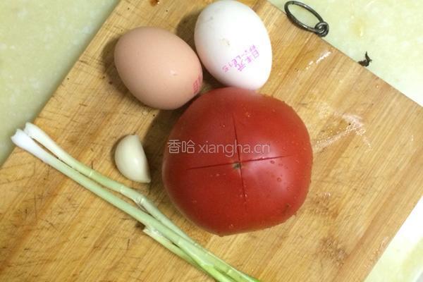 番茄鸡蛋汤的做法图解1