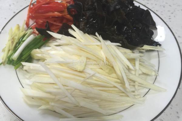 茭白肉丝的做法图解1