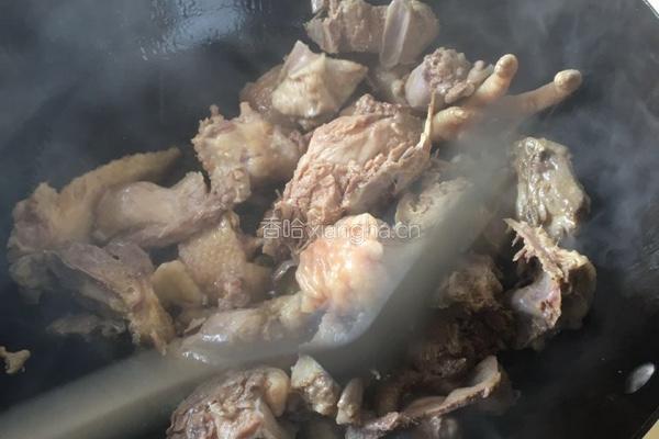 东北小笨鸡炖蘑菇的做法图解7