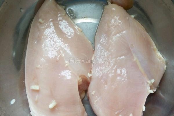 凉拌鸡肉块的做法图解1