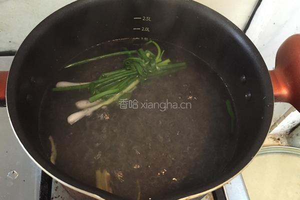 沙虫粉丝鸡汤的做法图解1
