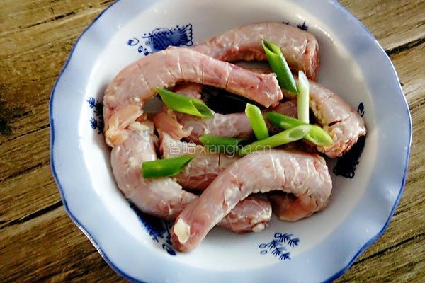 干煎香辣鸡脖的做法图解3