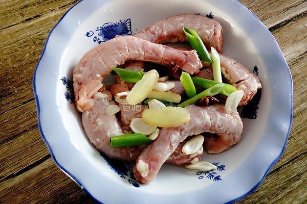 干煎香辣鸡脖的做法图解5