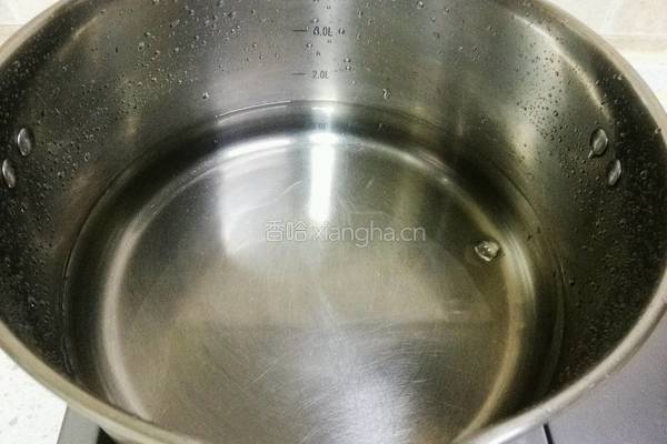  冰糖梨水的做法图解1