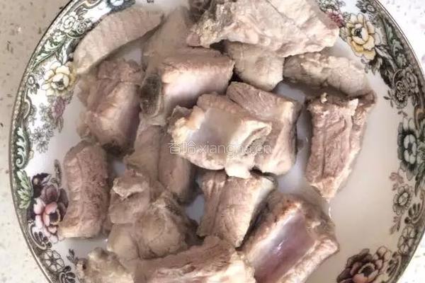 排骨炖土豆的做法图解2