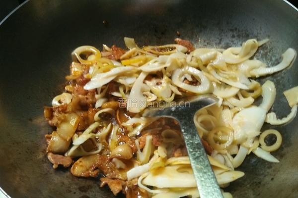 笋与肉爆香的做法图解6