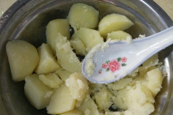 香酥土豆饼的做法图解1