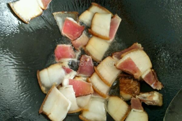 腊肉炒年糕的做法图解5