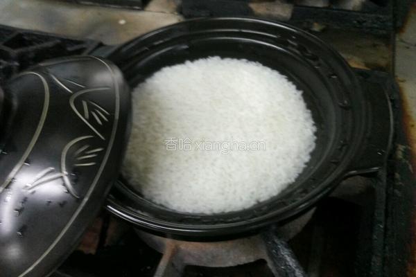 豉汁排骨煲仔饭的做法图解1