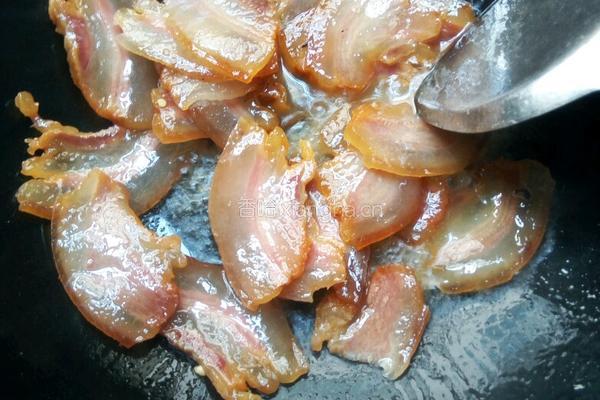 香蒜炒腊肉的做法图解3