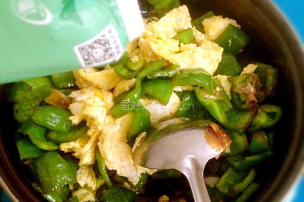 青椒炒鸡蛋的做法图解8