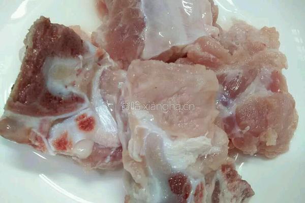 淮山排骨汤的做法图解1