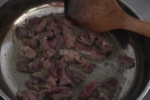 牛肉炒马铃薯丝。的做法图解4