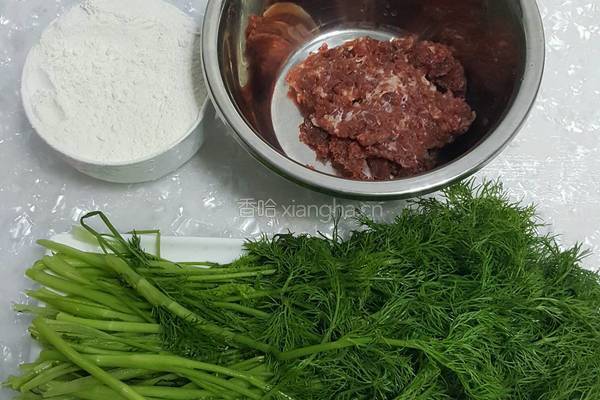 牛肉茴香包子的做法图解1