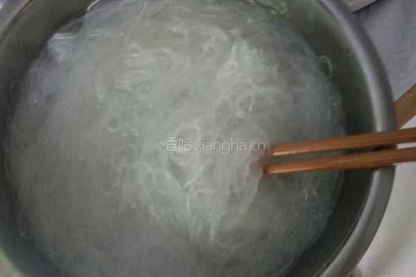 凉拌粉丝的做法图解1