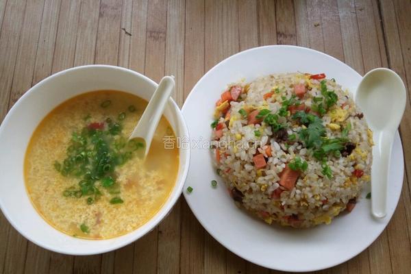 扬州炒饭 西红柿蛋花汤
