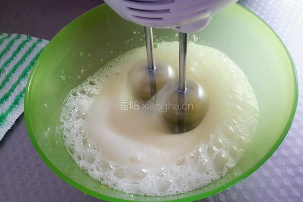 戚风蛋糕的做法图解7
