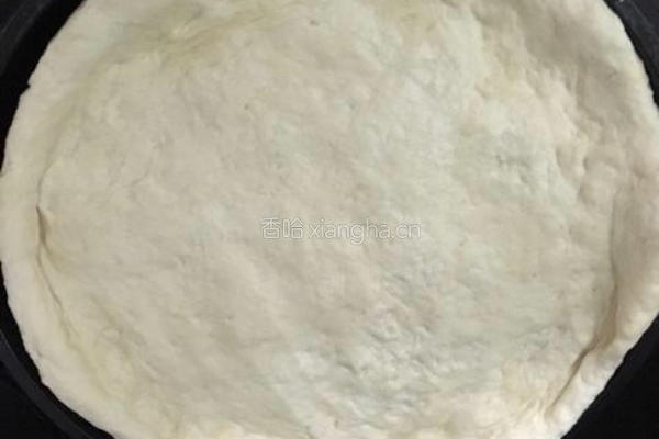 电饼铛腊肠牛肉比萨的做法图解4