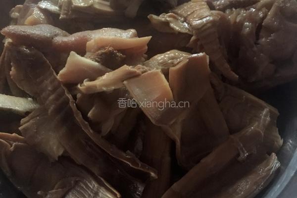 腊猪蹄炖干竹笋