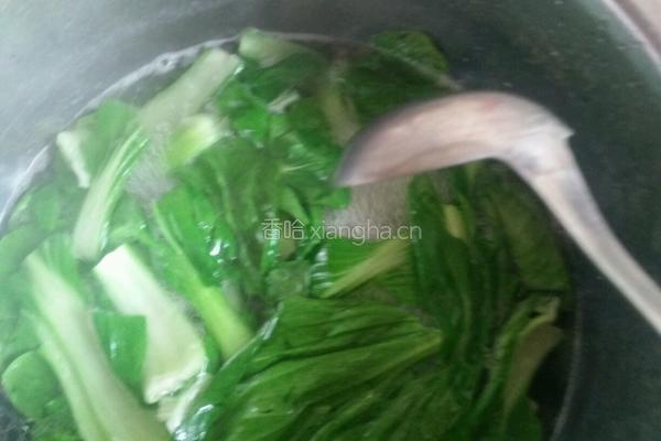 青菜豆腐汤的做法图解2