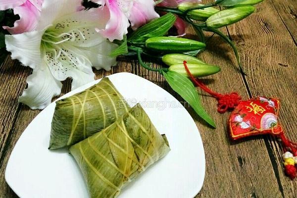 包粽子(蛋黄肉粽)的做法图解19