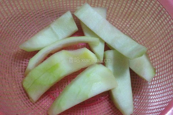 香辣西瓜皮的做法图解4