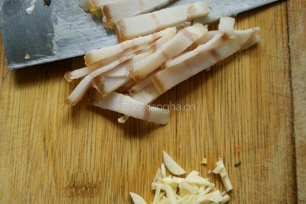 胡萝卜木耳豆皮盖浇饭的做法图解2