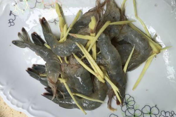 炸凤尾虾的做法图解3